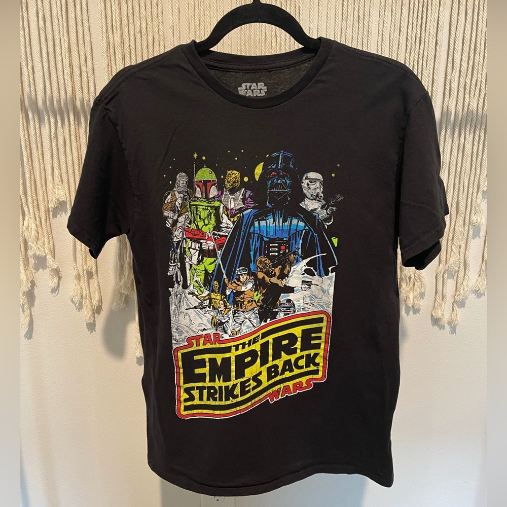 Star Wars “The Empire Strikes Back” Graphic Tee Size M Unisex